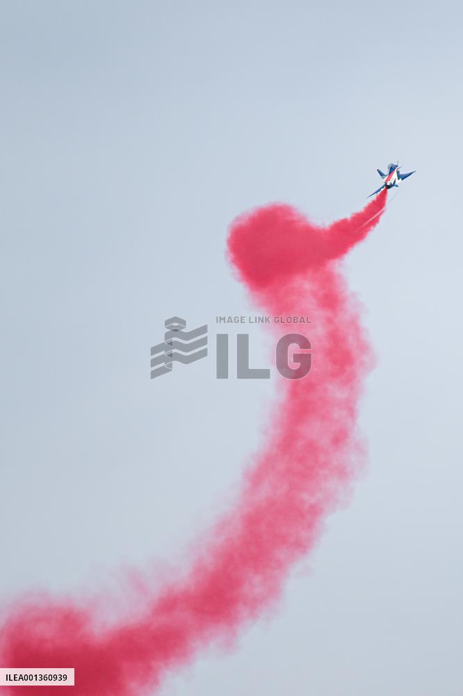 MALAYSIA-LANGKAWI-LIMA 2023-CHINA-AIR FORCE AEROBATICS TEAM-PERFORMANCE