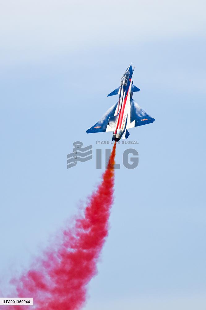 MALAYSIA-LANGKAWI-LIMA 2023-CHINA-AIR FORCE AEROBATICS TEAM-PERFORMANCE
