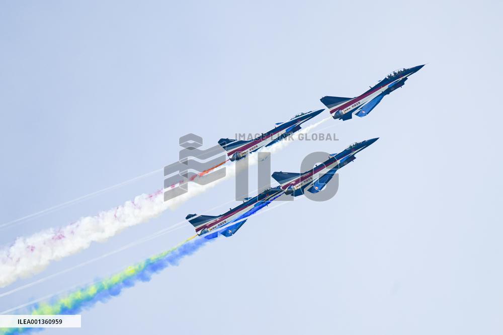 MALAYSIA-LANGKAWI-LIMA 2023-CHINA-AIR FORCE AEROBATICS TEAM-PERFORMANCE