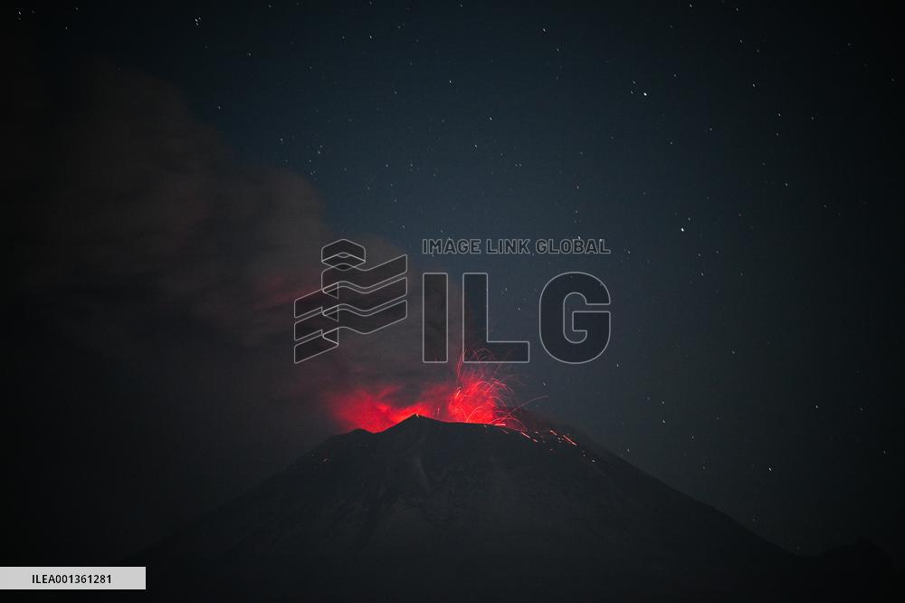 MEXICO-PUEBLA-VOLCANO-POPOCATEPETL