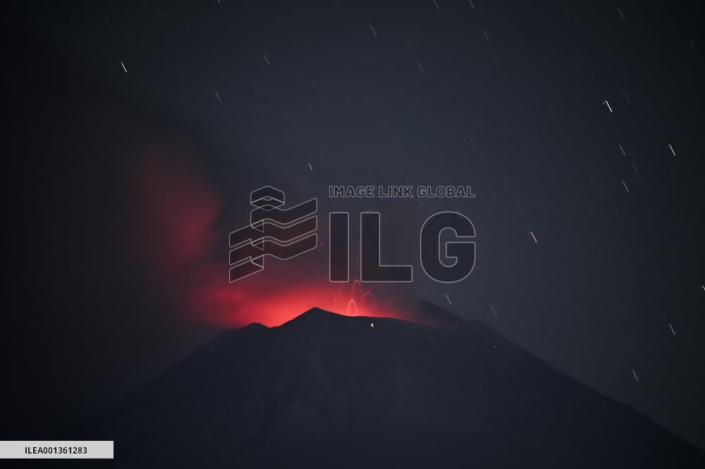 MEXICO-PUEBLA-VOLCANO-POPOCATEPETL