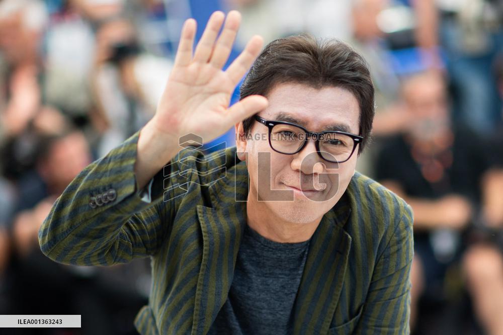 Cannes Cobweb Photocall AM