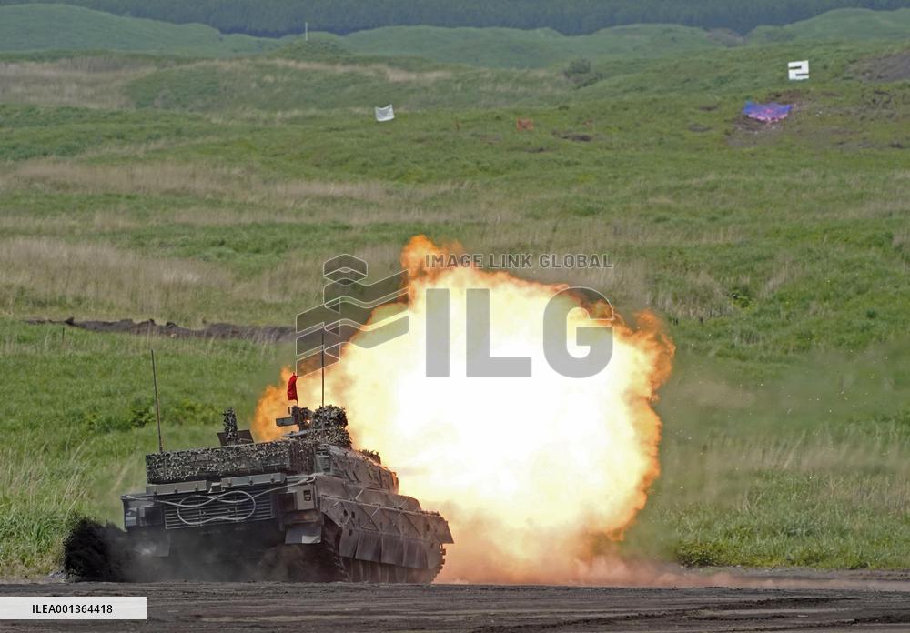 GSDF conducts drill near Mt. Fuji