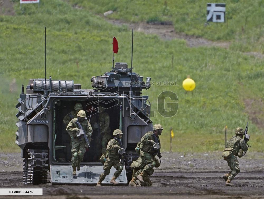 GSDF conducts drill near Mt. Fuji