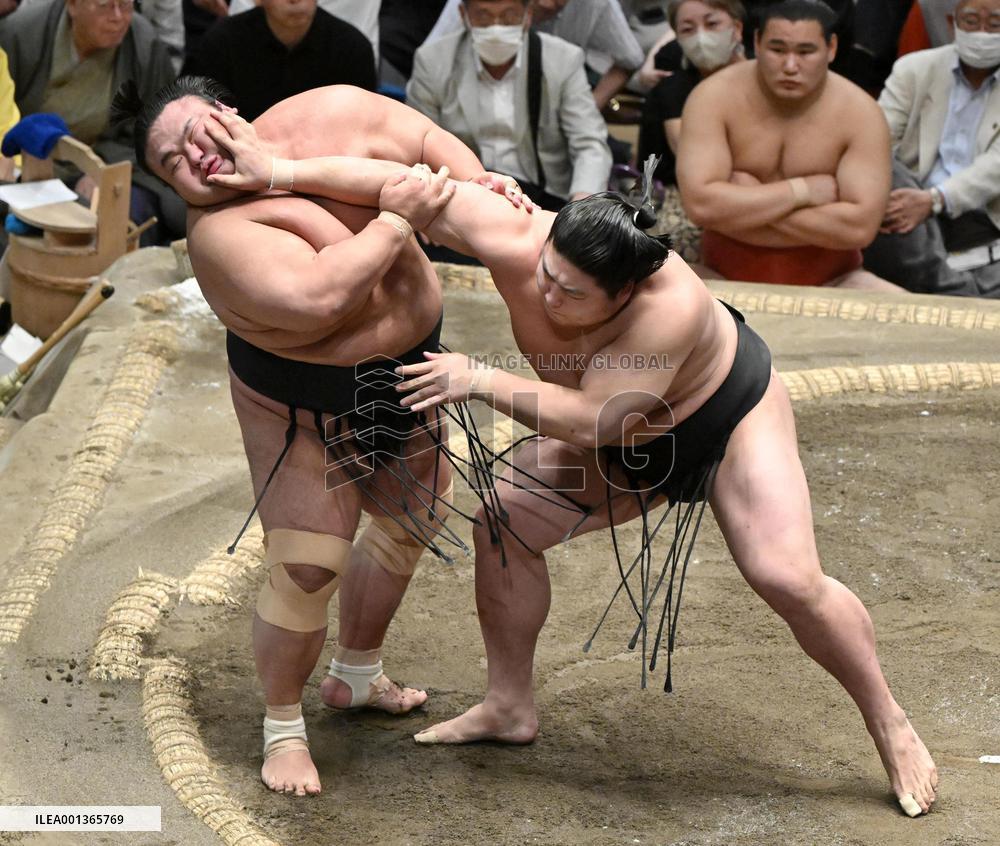 Summer Grand Sumo Tournament