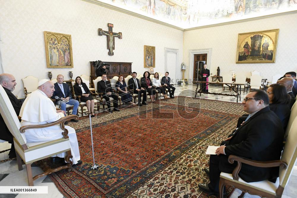 Pope Francis receives delegation of Loyola University of Seville