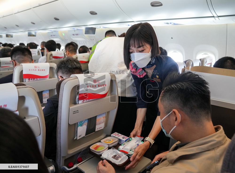 (EyesonSci)CHINA-PASSENGER AIRCRAFT-C919-FIRST COMMERCIAL FLIGHT (CN)