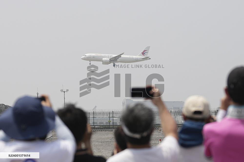 (EyesonSci)CHINA-PASSENGER AIRCRAFT-C919-FIRST COMMERCIAL FLIGHT (CN)