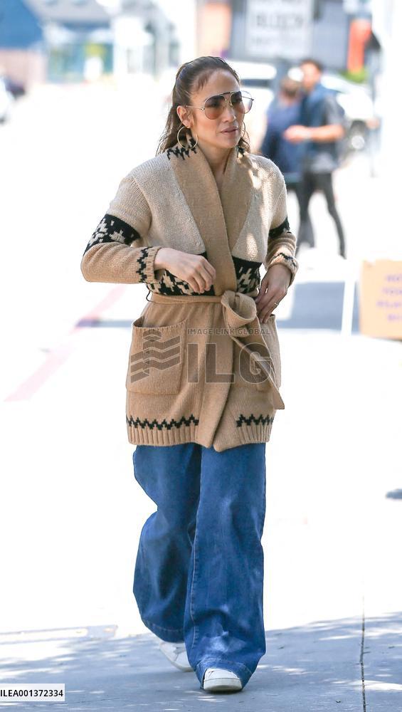 Jennifer Lopez Wears A Comfy Belted Cardigan - LA