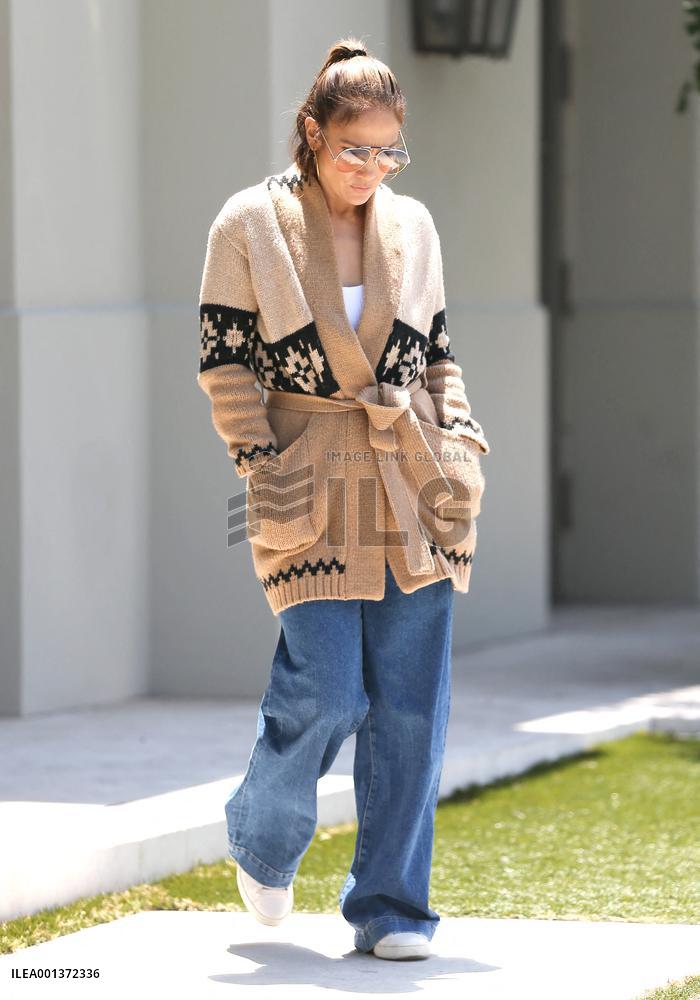 Jennifer Lopez Wears A Comfy Belted Cardigan - LA