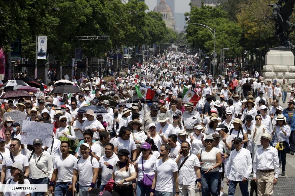 Rallies To Support Supreme Court Of Justice - Mexico