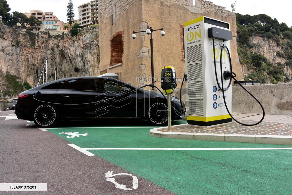 Illustration Charging Station For Electric Vehicles - Monaco