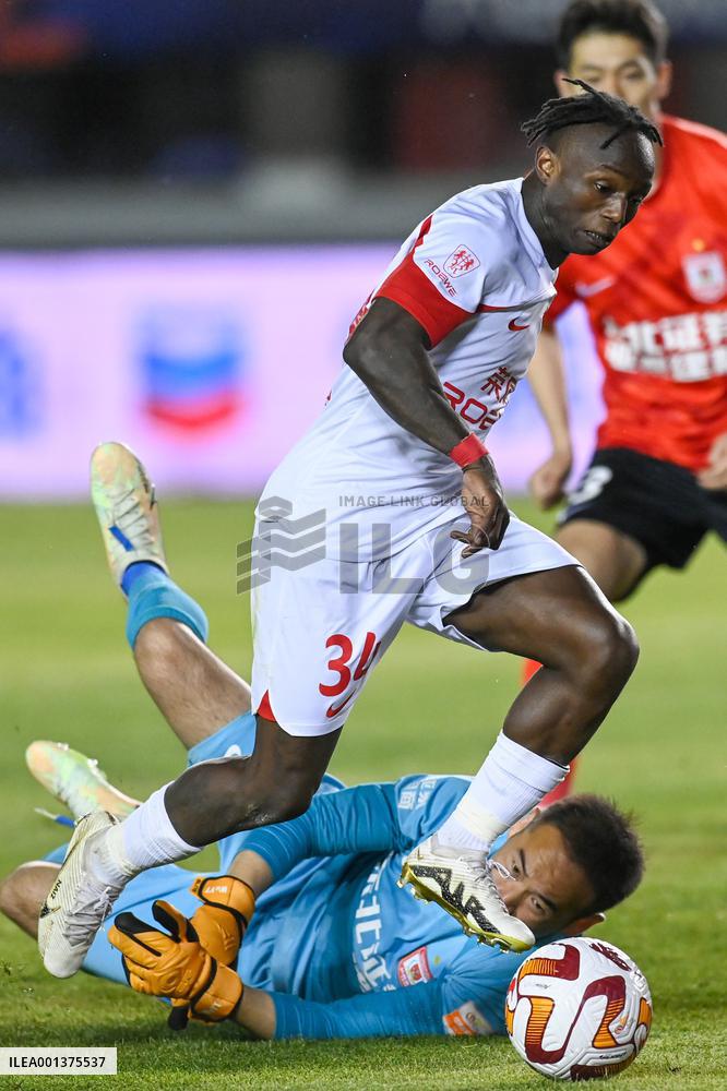 (SP)CHINA-CHANGCHUN-FOOTBALL-CSL-CHANGCHUN VS SHANGHAI (CN)