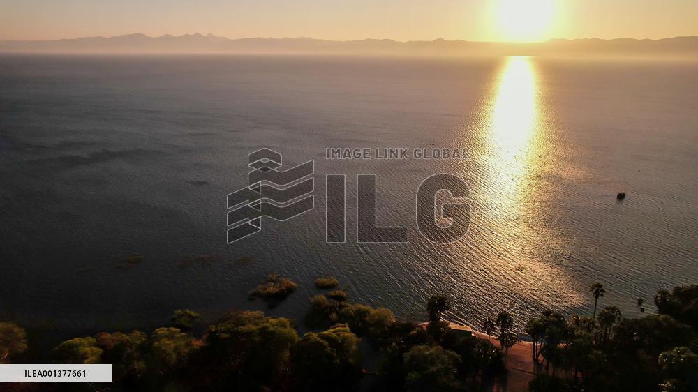 MALAWI-MANGOCHI-LAKE MALAWI-SCENERY