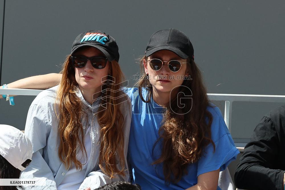 Roland Garros 2023 - Celebrities In The Stands - Day 3 NB