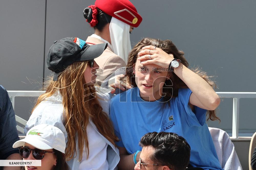 Roland Garros 2023 - Celebrities In The Stands - Day 3 NB