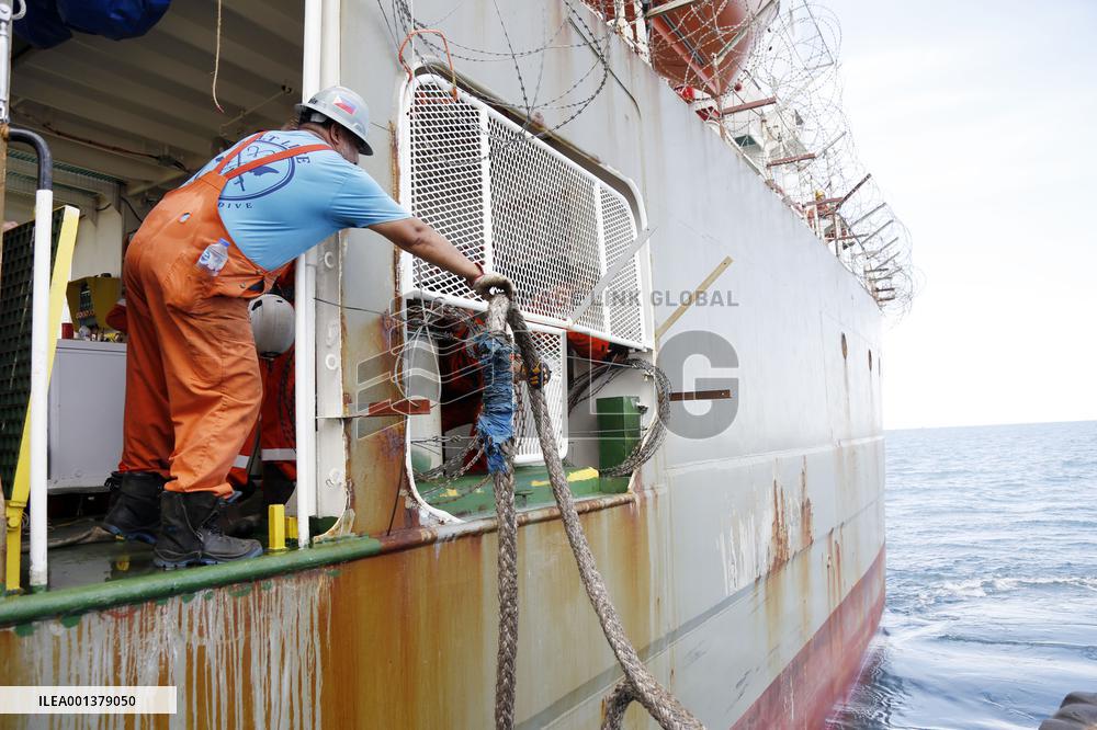 YEMEN-HODEIDAH-DECAYING SUPER OIL TANKER-UN VESSEL-RESCUE PREPARATION