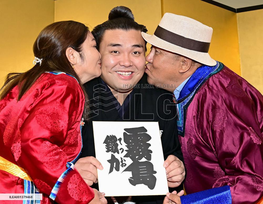 Sumo: Kiribayama promoted to ozeki