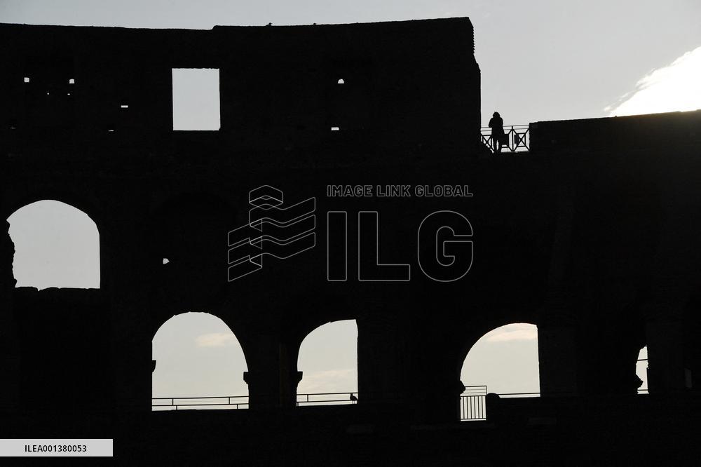 Inauguration Of A Panoramic Elevator At The Colosseum - Rome
