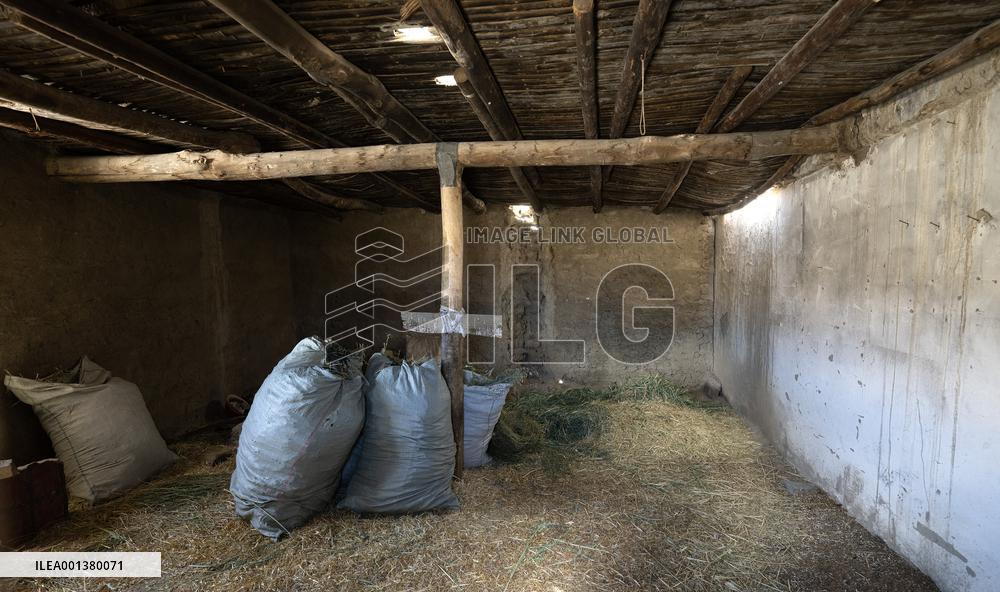 (InTibet)CHINA-TIBET-NGARI-FIVE GENERATIONS OF RESIDENCES (CN)