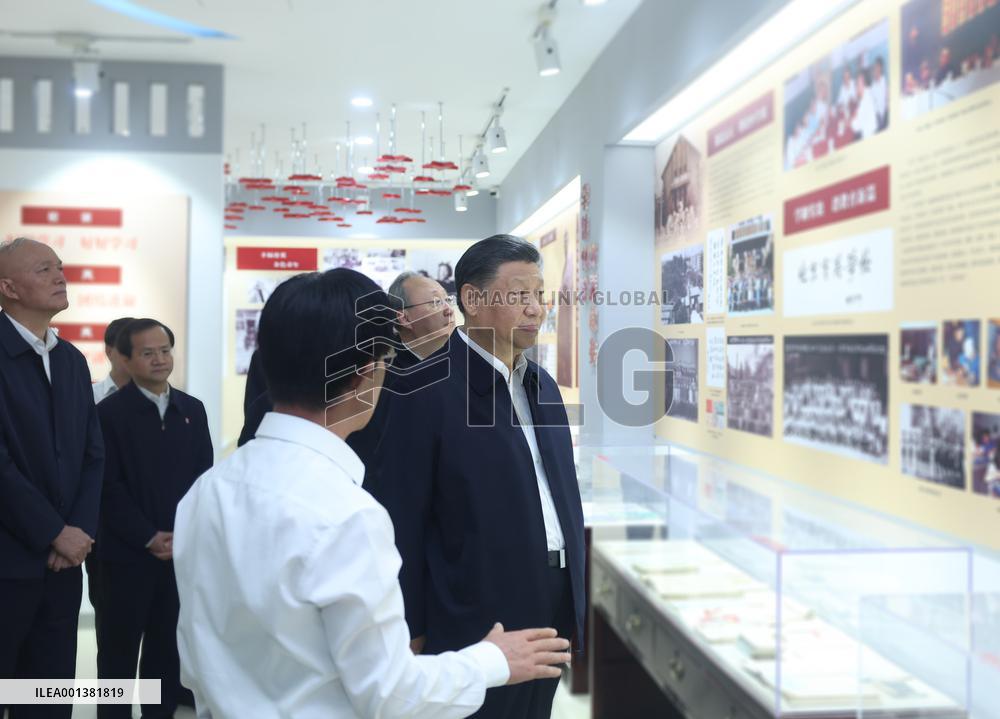 CHINA-BEIJING-XI JINPING-INT'L CHILDREN'S DAY-SCHOOL-VISIT (CN)