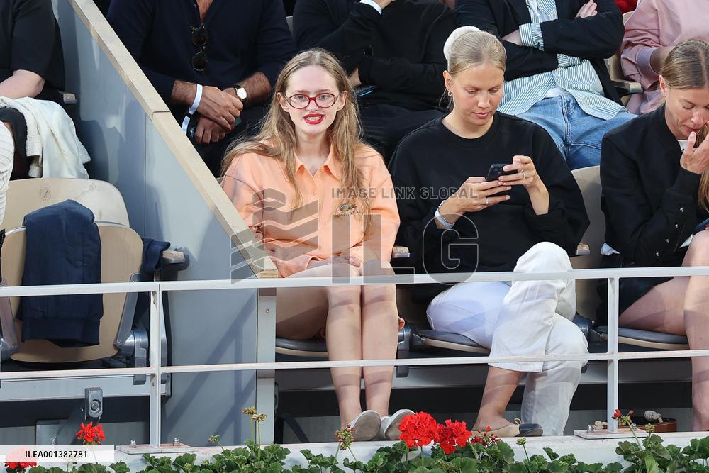 Roland Garros 2023 - Celebrities In The Stands - Day 4 NB