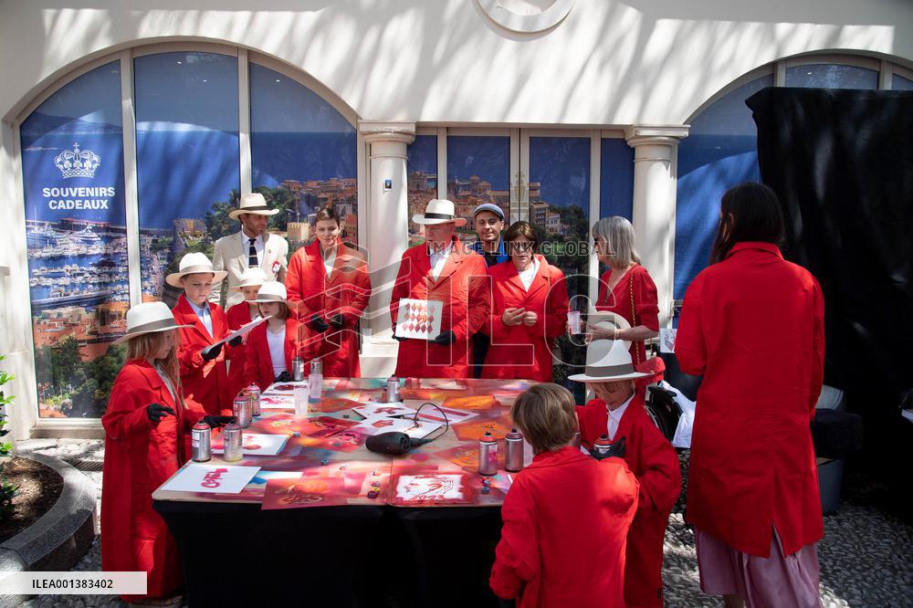 NO TABLOIDS - Tribute To Prince Rainier III - Monaco