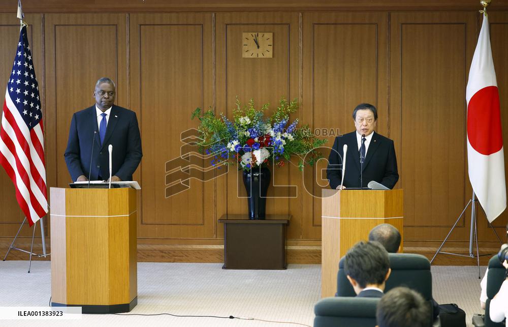 U.S. defense chief in Tokyo