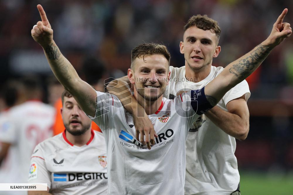 Europa League Final - Sevilla Beat Roma