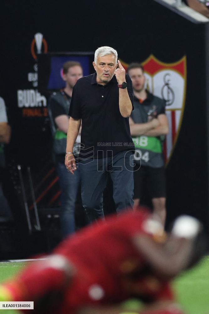 Europa League Final - Sevilla Beat Roma