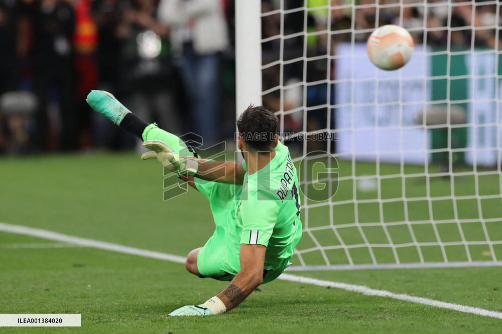 Europa League Final - Sevilla Beat Roma