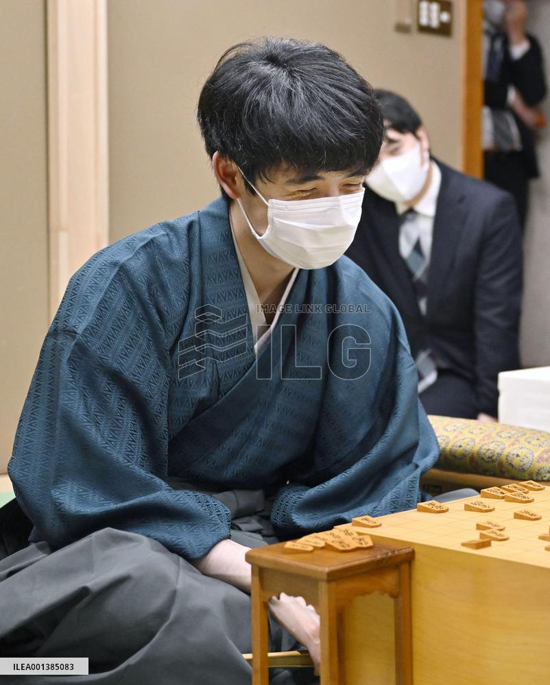 Fujii joins Habu as only players in shogi history with 7 titles
