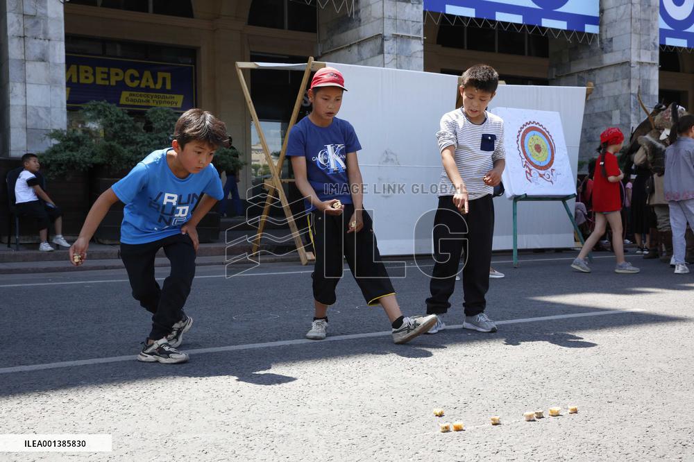 KYRGYZSTAN-BISHKEK-INT'L CHILDREN'S DAY