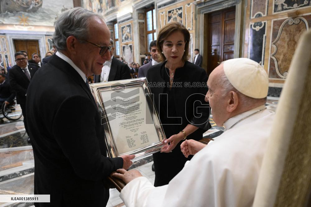 Pope Receives Members of Consejo Empresarial - Vatican