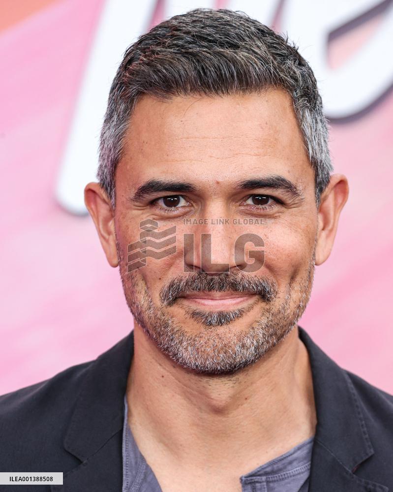 Never Have I Ever Season 4 - The Final Season Premiere - LA