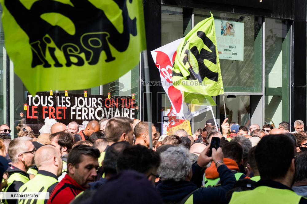 Union Rally At SNCF Fret Headquarters - Paris