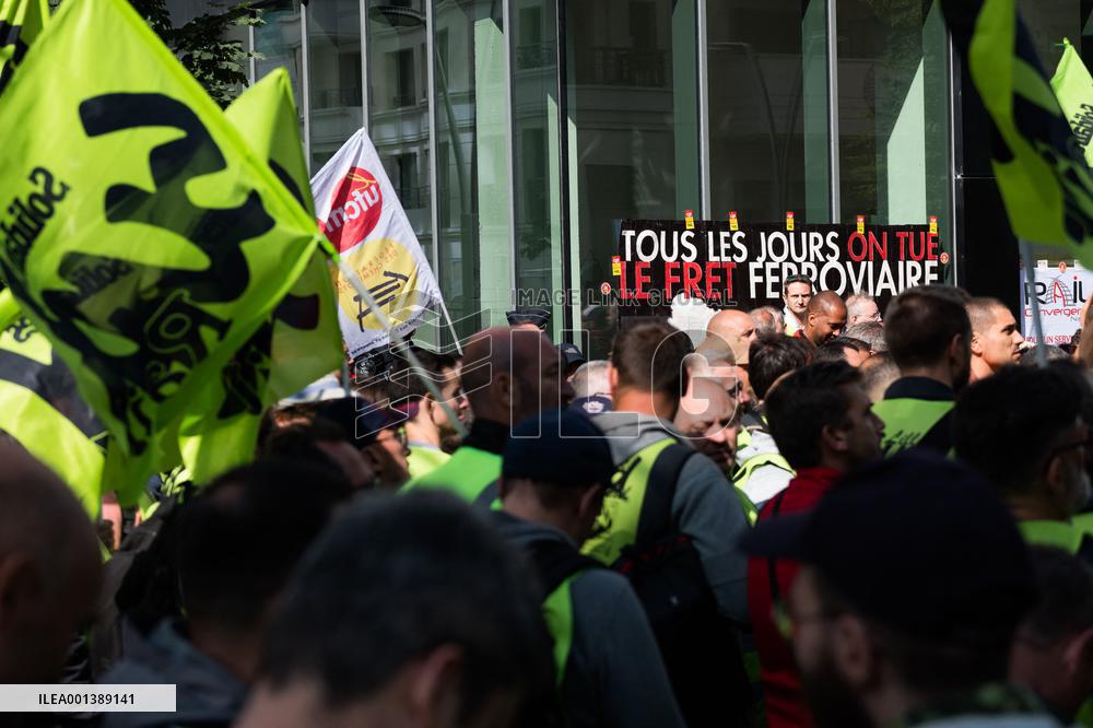 Union Rally At SNCF Fret Headquarters - Paris