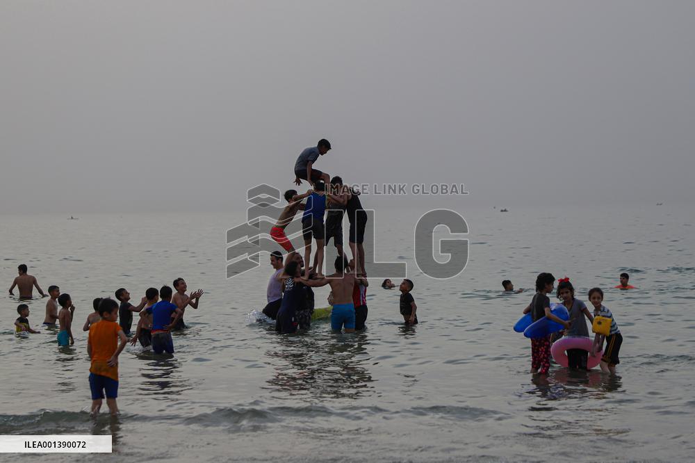 MIDEAST-GAZA CITY-HEAT WAVE