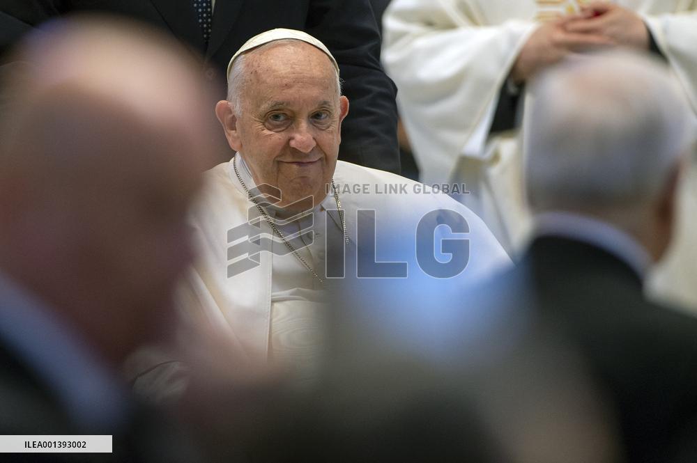 Pope Francis receives pilgrims from Concesio and Sotto il Monte in audience