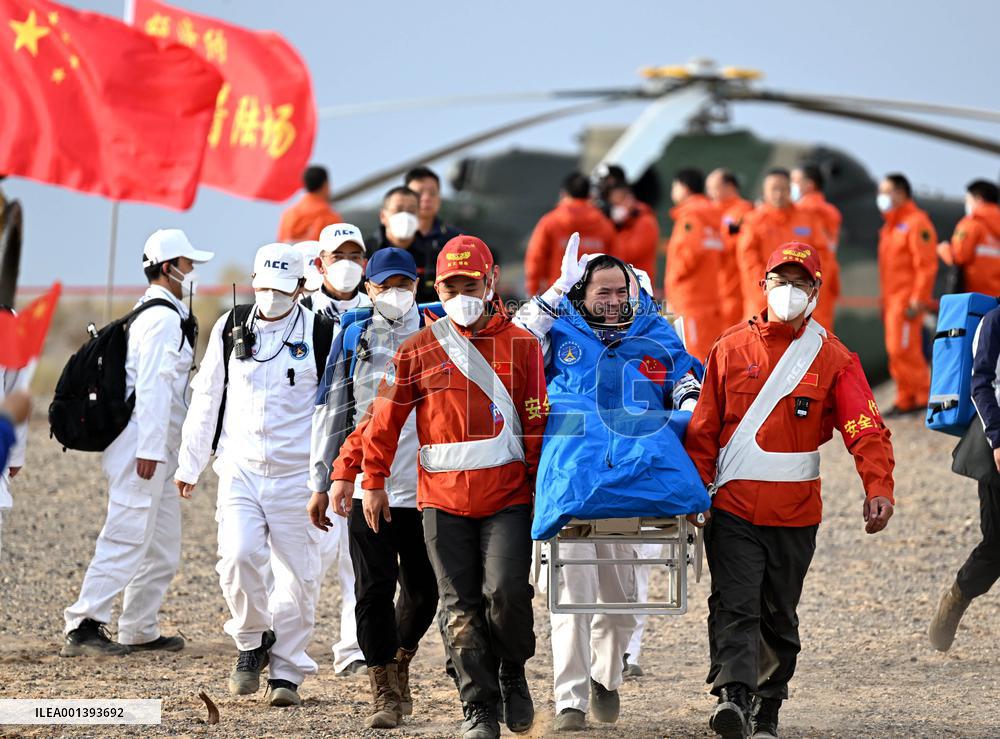 (EyesonSci)CHINA-SHENZHOU-15-RETURN (CN)