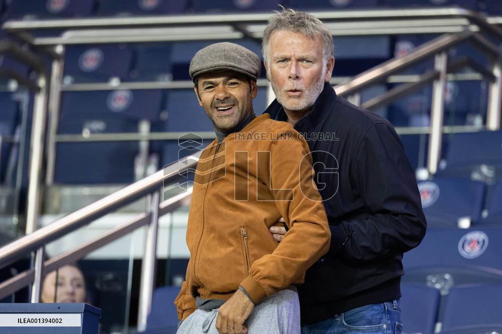 Celebrities watch the PSG-Clermont football match - Paris