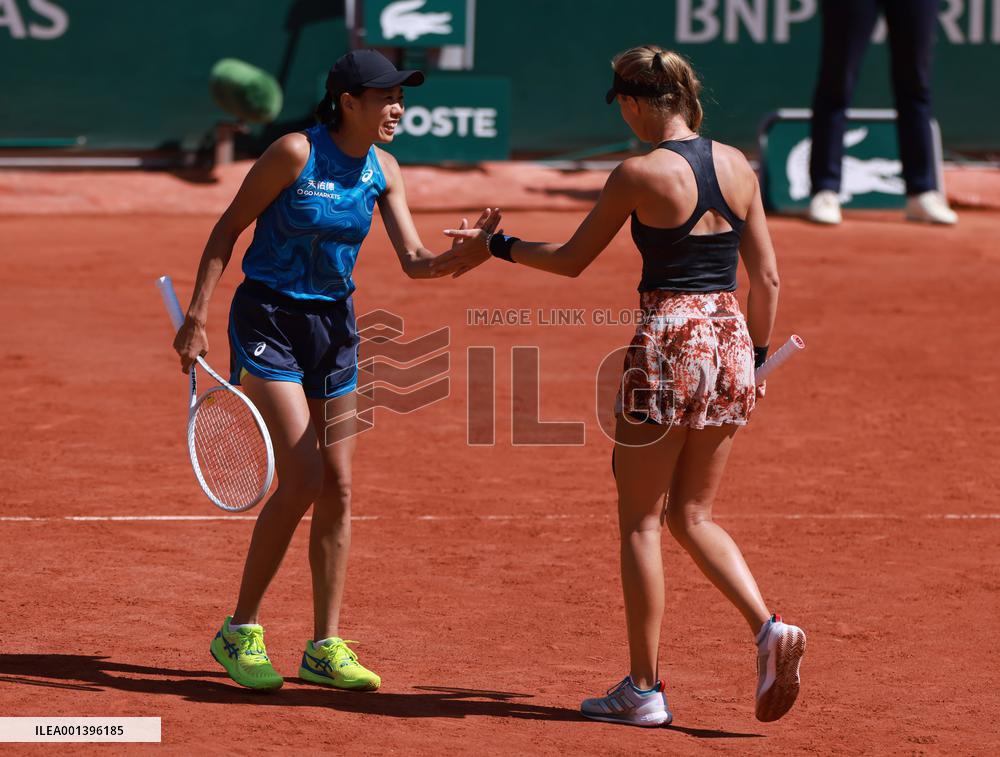 (SP)FRANCE-PARIS-TENNIS-ROLAND GARROS-FRENCH OPEN-WOMEN'S DOUBLES