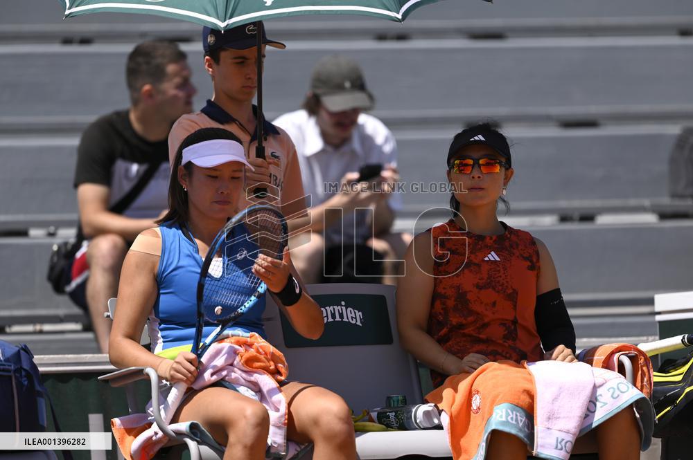 (SP)FRANCE-PARIS-TENNIS-ROLAND GARROS-FRENCH OPEN-WOMEN'S DOUBLES