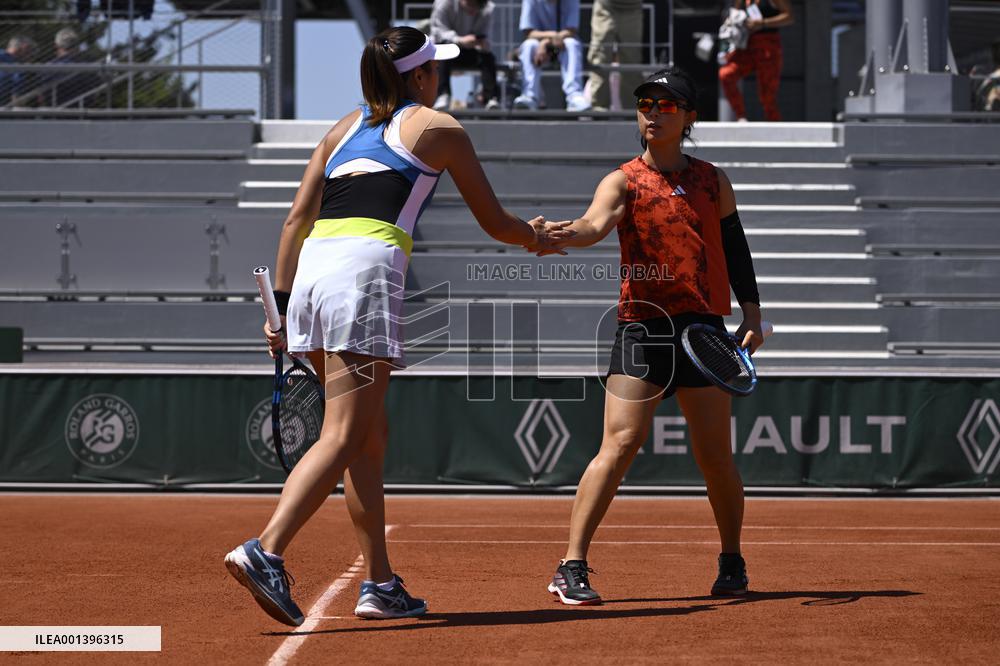 (SP)FRANCE-PARIS-TENNIS-ROLAND GARROS-FRENCH OPEN-WOMEN'S DOUBLES