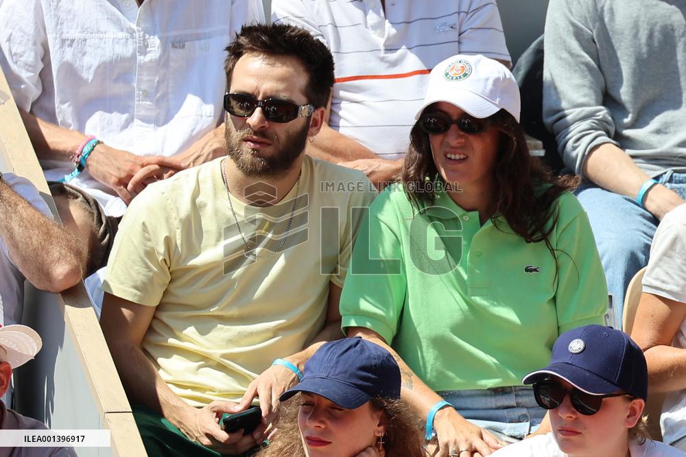 Roland Garros 2023 - Celebrities In The Stands - Day 8 NB