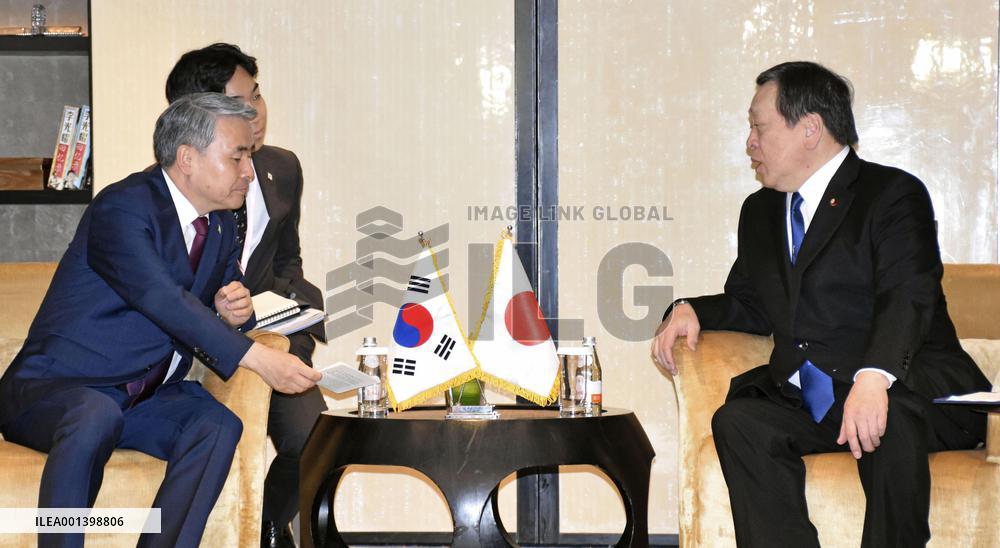 Japan-S. Korean defense ministerial talks