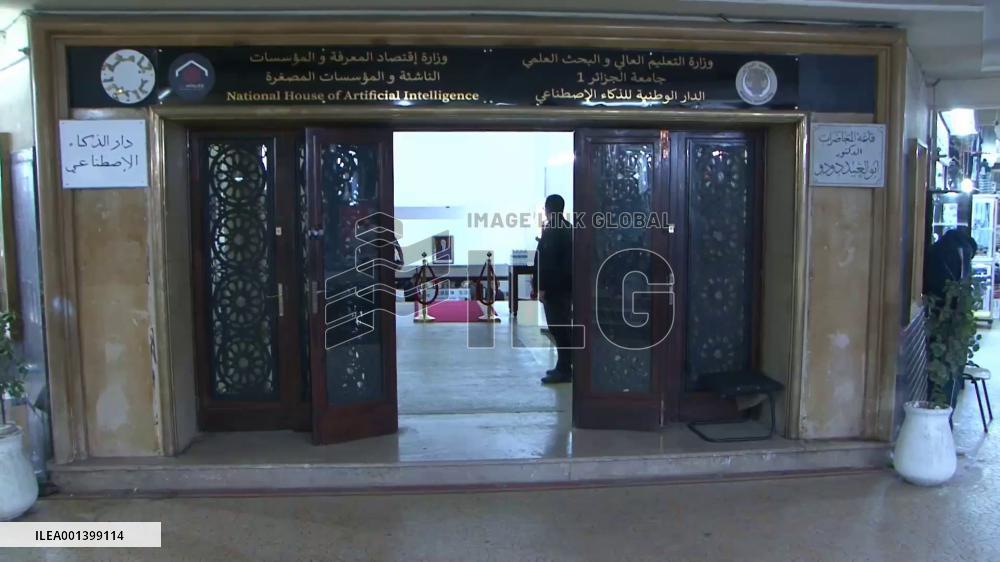 "Chinese Bookshelf" project unveiled at Algerian university