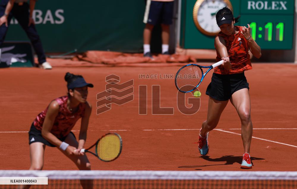 (SP)FRANCE-PARIS-TENNIS-ROLAND GARROS-FRENCH OPEN-WOMEN'S DOUBLES