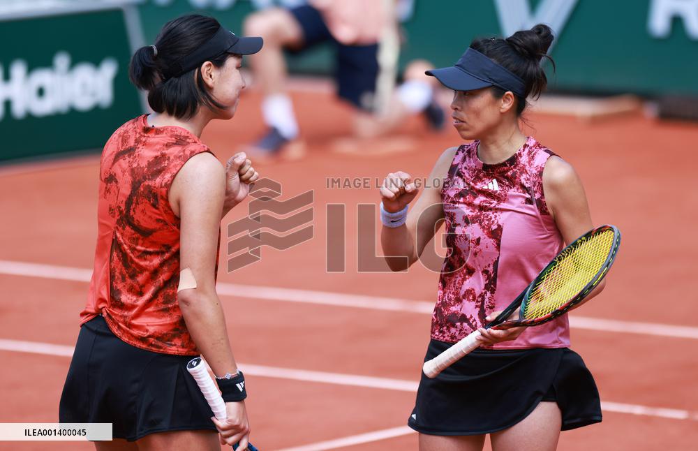 (SP)FRANCE-PARIS-TENNIS-ROLAND GARROS-FRENCH OPEN-WOMEN'S DOUBLES
