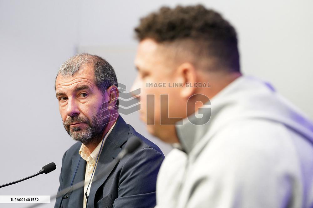 Ronaldo Nazario De Lima Press Conference - Valladolid